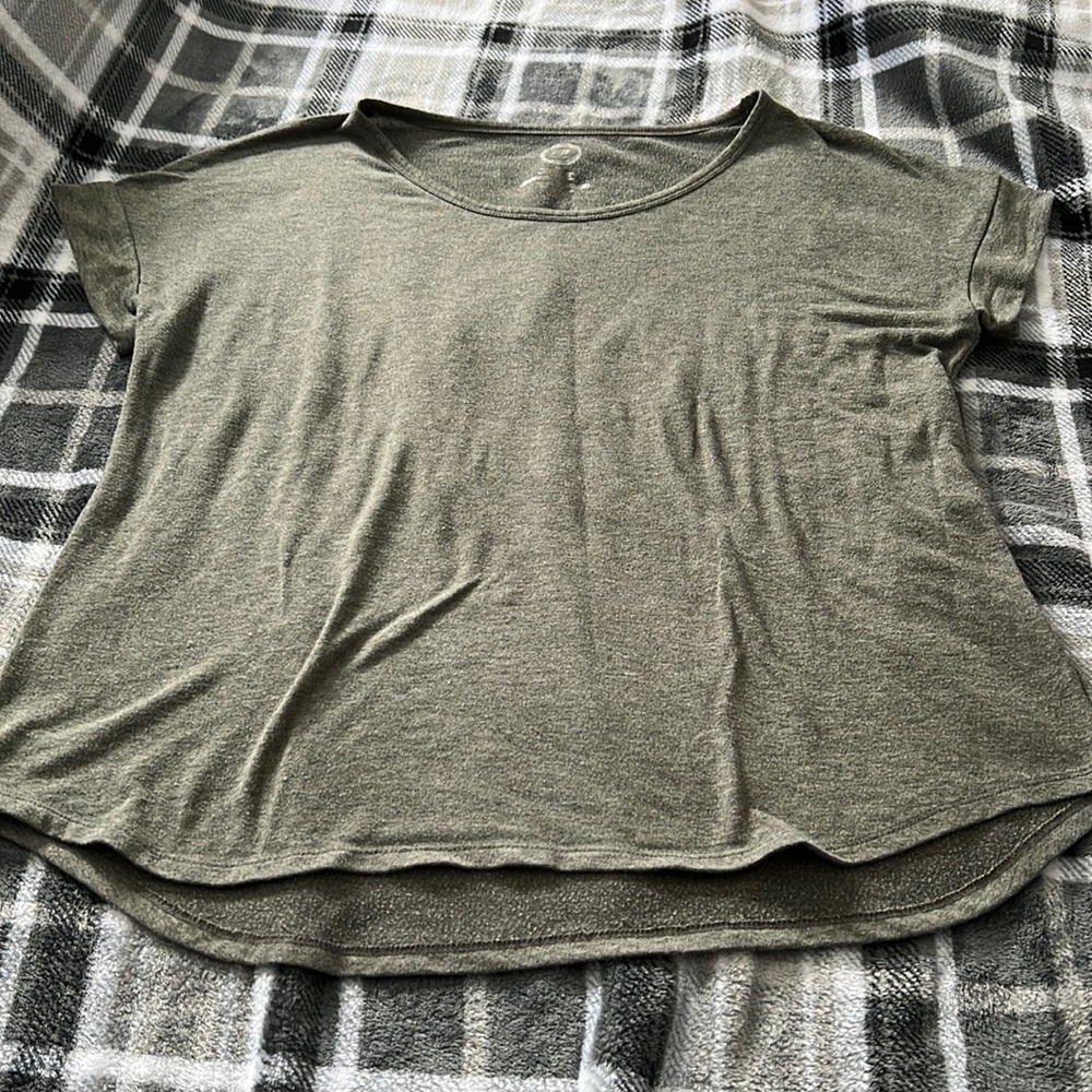 Casual Olive Green Women’s Tee